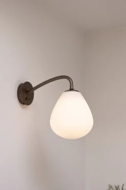 Eleanor Lighting - Wall Lamp 1