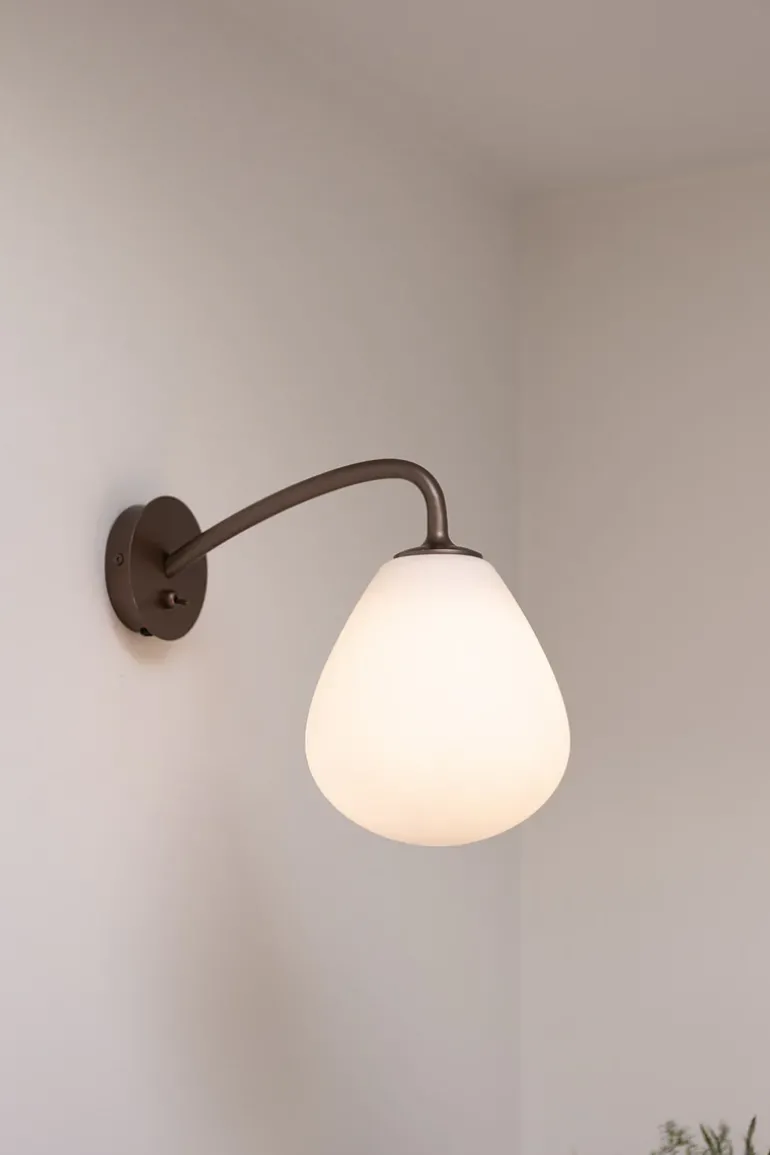 Eleanor Lighting - Wall Lamp 1