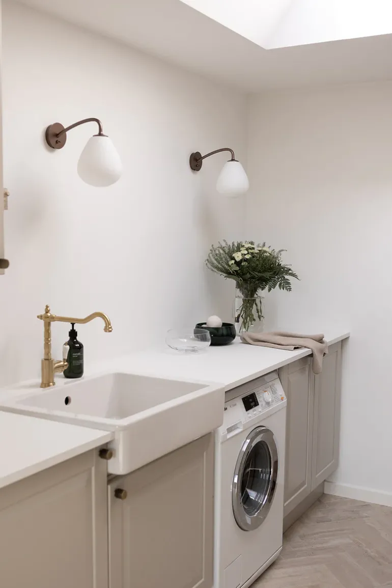 Eleanor Lighting - Wall Lamp 1